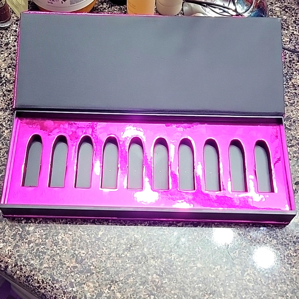 MAC Cosmetics Case - Picture 2 of 4